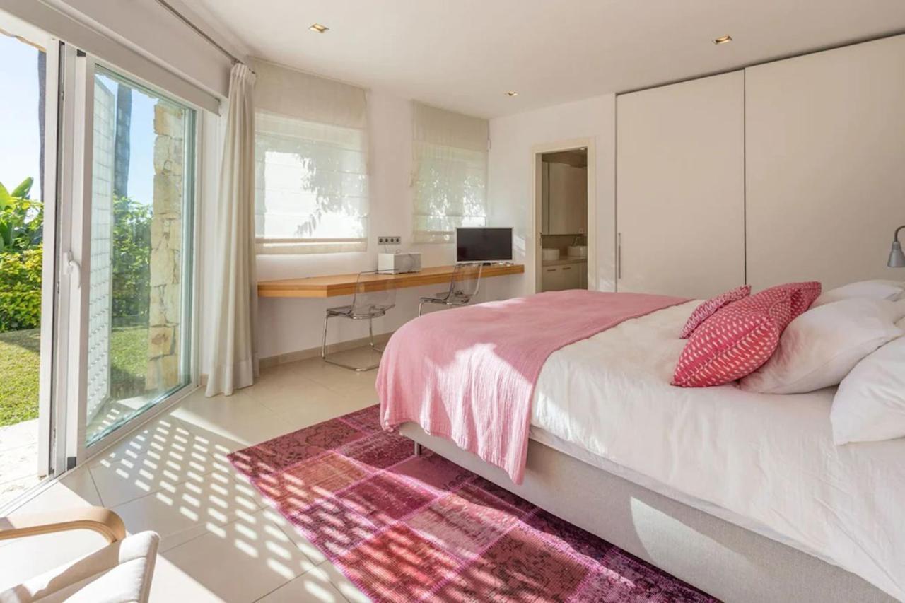 Magnificent Recently Built Pax 12 Sea View Golden Mile Villa Marbella
