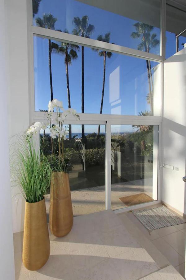 Magnificent Recently Built Pax 12 Sea View Golden Mile *