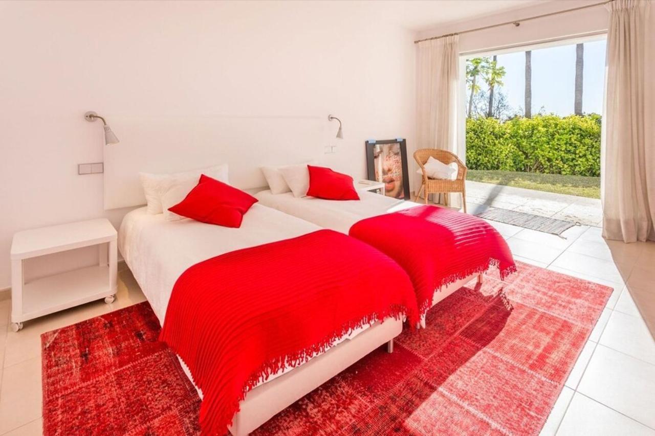 Magnificent Recently Built Pax 12 Sea View Golden Mile Villa *