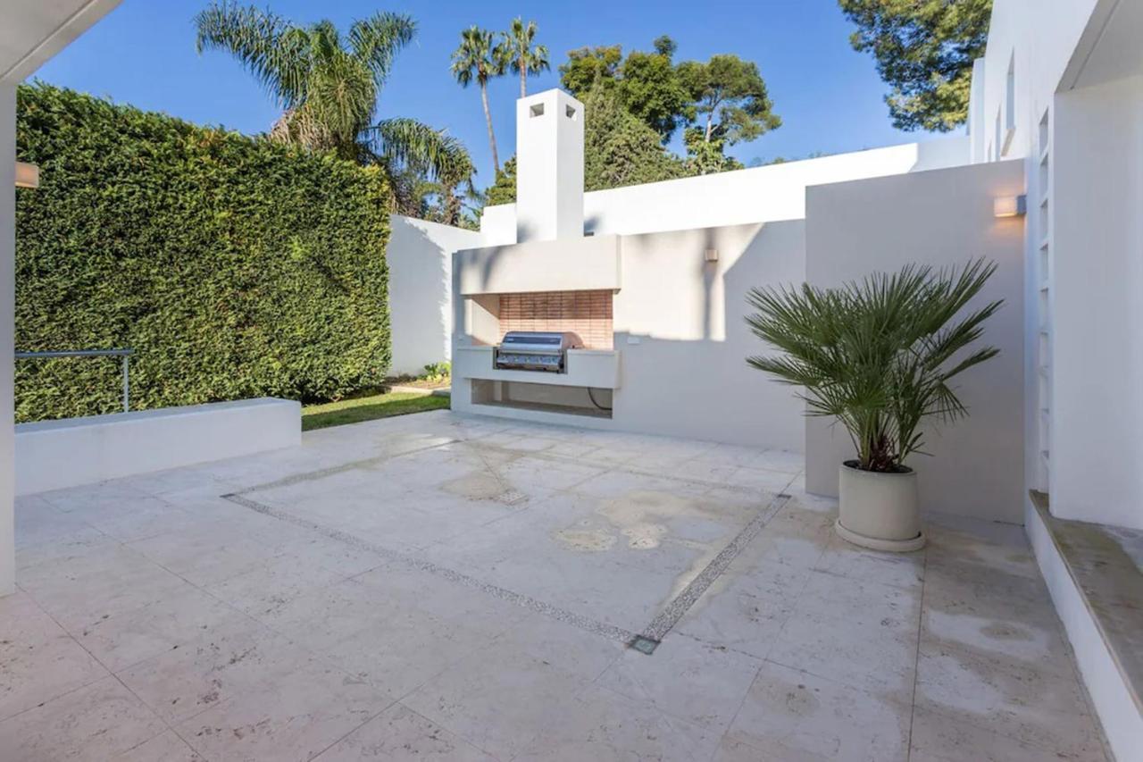 Villa Magnificent Recently Built Pax 12 Sea View Golden Mile Marbella