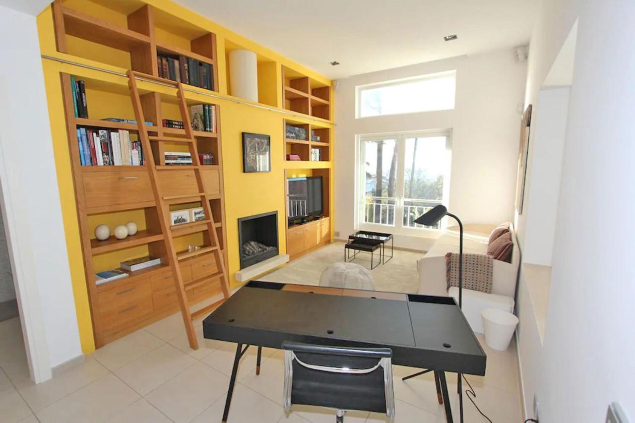 Magnificent Recently Built Pax 12 Sea View Golden Mile Villa
